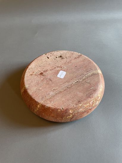 null Cendrier rond
En marbre veiné rose
D. 20,5 cm