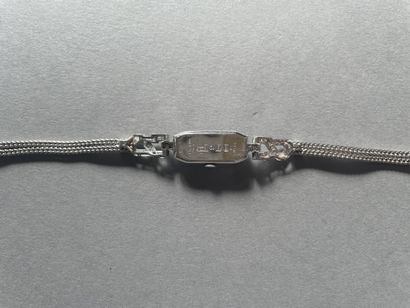 null Bracelet montre de dame Art déco
En platine et or gris 750 °/°°
Boitier rectangulaire
Et...