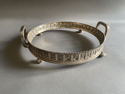 null Circular silver hors d'oeuvre set with concentric circles and pearl frieze
Glass...