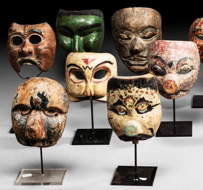 CHINE Sept masques dont six demi-masques...