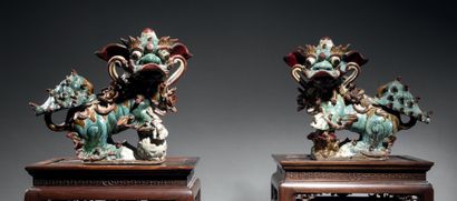 Deux chimères. Chine, XIXe siècle. Grès glaçuré...