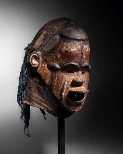 null Idoma mask
Nigeria
Wood, pigment and fiber
H. 26 cm

Idoma mask, Nigeria
H....