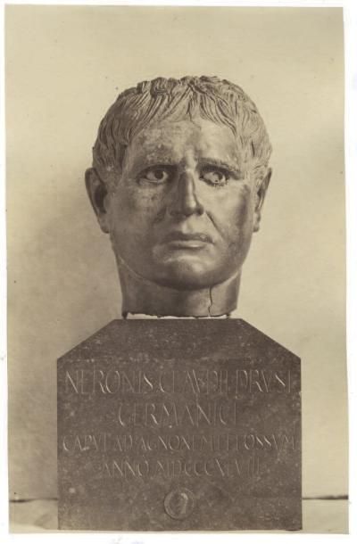 LOUIS A. BISSON (1814-1876) AUGUSTE R. BISSON (1826-1900) Buste de Drusus de face,...