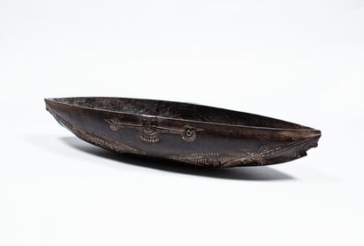 null Food bowl
Huon Gulf, Papua New Guinea
Wood, lime and pigments
L. 72 cm

As indicated...