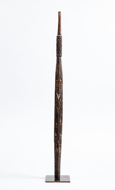 null Spear element
Middle Sepik
Papua New Guinea
Carved wood, pigments
H. 75 cm

This...