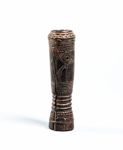 null Lime mortar
Massim region, Papua New Guinea 
Carved wood
H. 15.5 cm

Provenance...