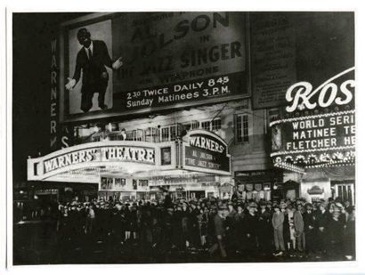 (ALAN CROSLAND) Sortie du film Le Chanteur de jazz New York en 1927 Tirage de presse...