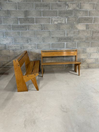 Charlotte PERRIAND, dans le goût de Two pine school benches
H. 80 cm - W. 128 cm... Gazette Drouot
