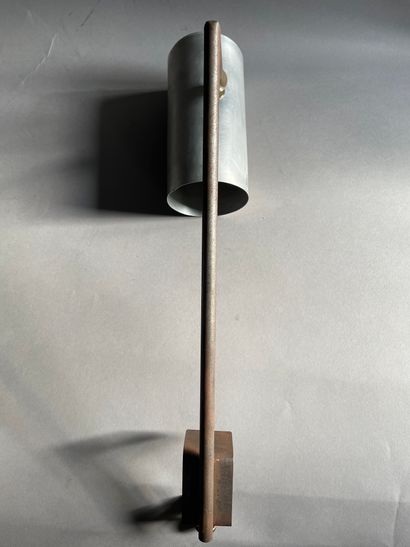  Serge MOUILLE, in the taste of
Metal and iron wall sconce
Total height: 63 cm Gazette Drouot