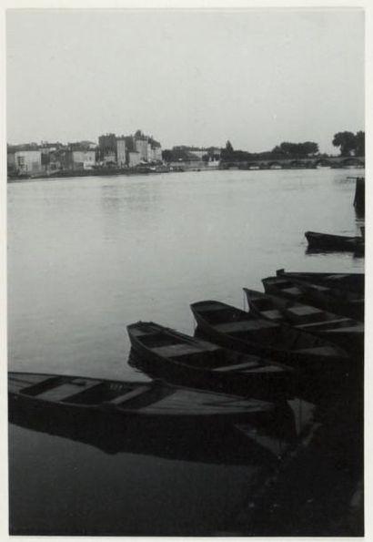 GERMAINE KRULL (1897­1985) Barque, embarcadère Tirée par l'artiste à Paris, 1930...