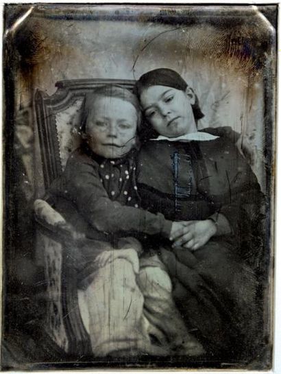 GUSTAVE LE GRAY ET SON CERCLE Portrait de deux enfants Paris, mai­juin 1848 Chez...