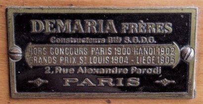 DEMARIA FRÈRES Chambre pour plaques au collodion Paris, 1897­1900 Chambre et châssis...