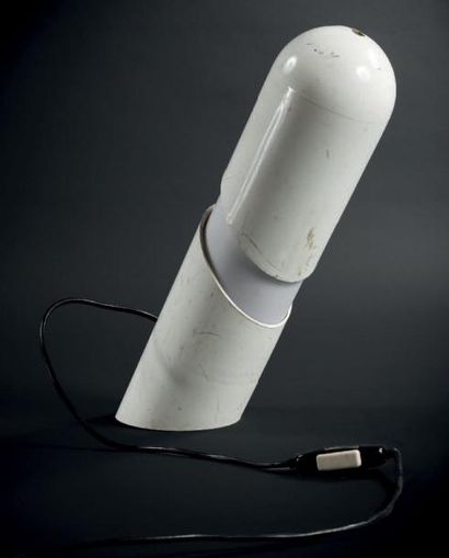 Gianni CELADA (Né en 1935) Lampe modèle «298 Katiuscia» en ABS blanc et plexiglas...