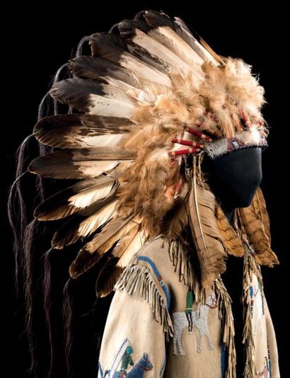 null IMPORTANT ENSEMBLE AYANT APPARTENU AU CHEF INDIEN SIOUX BELETTE-TACHETÉE (SPOTTED...