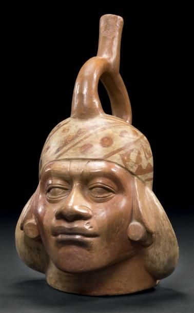 null VASE-PORTRAIT Culture Mochica, nord du Pérou Intermédiaire ancien, 100 avant...