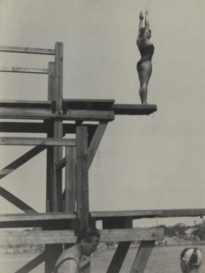 André STEINER Plongeoir, Vienne, Autriche, 1928 tirage argentique, cachet du photographe,...