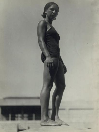 André STEINER Plongeoir, Lily, Vienne, Autriche, 1928 tirage argentique, cachet du...