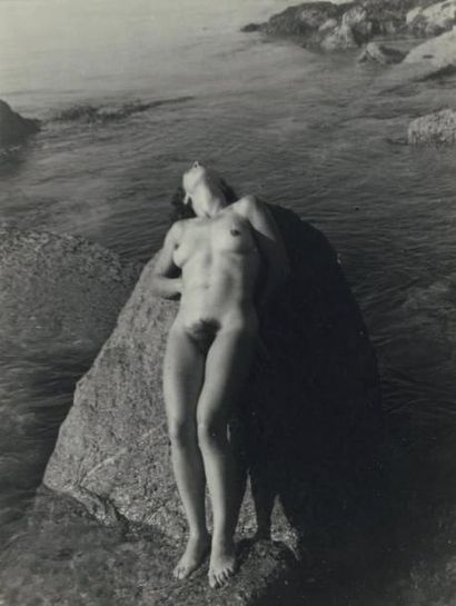André STEINER Étude de nu, Lily, Roscoff, 1933 tirage argentique, cachet du photographe...