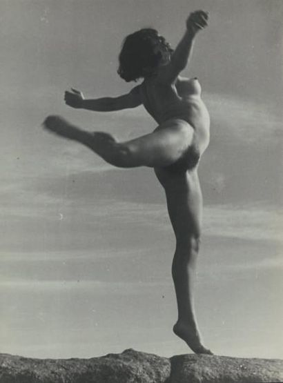 André STEINER Étude de mouvement, Lily, Roscoff, 1933 tirage argentique, cachet du...