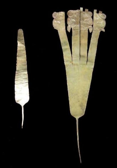 null Deux plumets de momie 1. Culture Chavin, Pérou Horizon ancien, 900 - 400 avant...