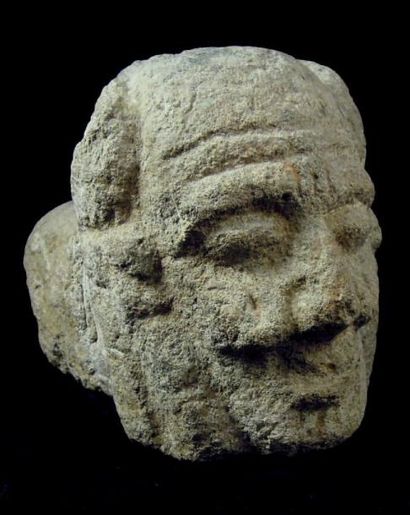 null Tenon figurant une tête de vieillard Culture Maya, Mexique Classique, 550 -...
