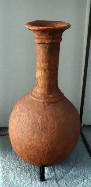 Vase à long col Vase à long col
Culture Bankoni, Delta du Niger, Mali
Terre cuite...