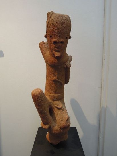 Buste Nok, Nigeria Buste Nok, Nigeria
H : 69 cm
Epoque présumée 500-BC - 500 AD confirmée...