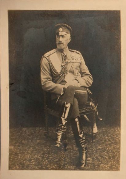 null Grand-duc Nicolas Nikolaévitch (1856-1929). Photographie. 17 x 12 cm. Provenance:...