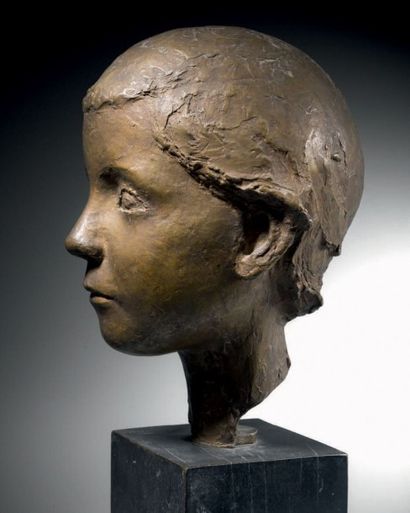 FRANÇOISE SALMON, NÉE EN 1919 Jeune fille, 1958 Epreuve en bronze Fonte à la cire...