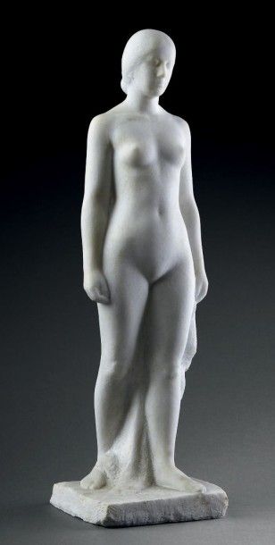 Marcel DAMBOISE (1903-1992) Femme en marche Marbre H. 53,5 cm - L. 15 cm - P. 15...