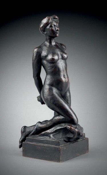 ALFRED JEAN HALOU 1875-1939 Femme agenouillée Epreuve en bronze n°4/20 Fonte au sable,...