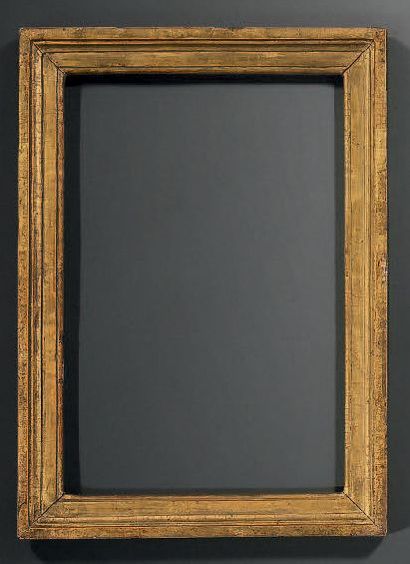 null BAGUETTE en bois mouluré et doré. Époque Louis XVI. 23,2 x 34,2 cm - Profil:...