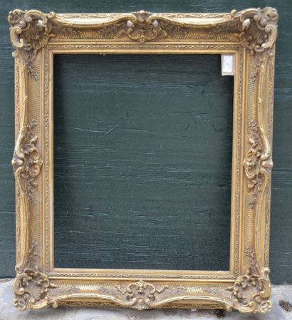 null CADRE en bois et stuc doré de style Louis XV, XXème siècle. 48,5 x 53,5 cm -...