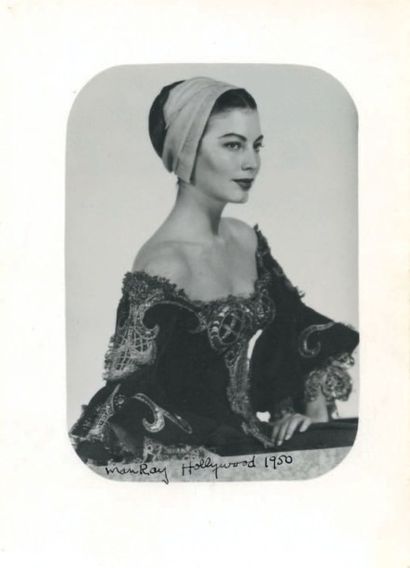 Man Ray PORTRAIT D'AVA GARDNER. PHOTOGRAPHIE ORIGINALE SIGNÉE Hollywood 1950. 12,5...