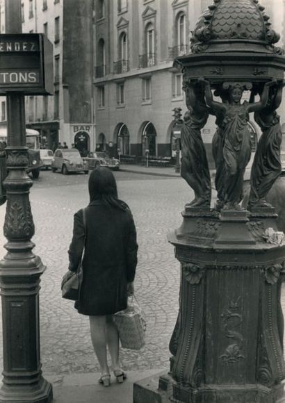 RONIS Willy ATTENDEZ PIÉTONS. PHOTOGRAPHIE ORIGINALE SIGNÉE. 1968. 24 x 17 cm, sous...