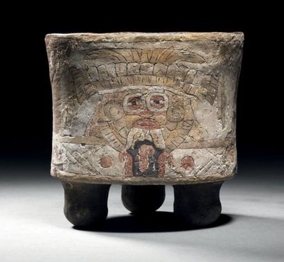 null VASE TRIPODE À DÉCOR STUQUÉ Culture Teotihuacan, haut plateau central du Mexique
Classique,...