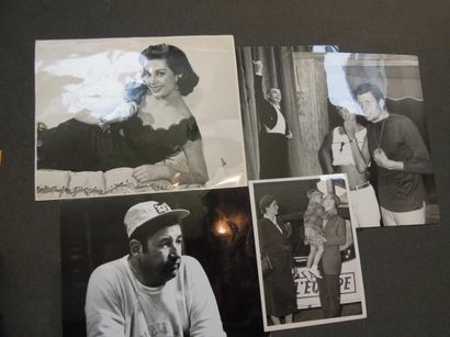 null Ensemble de 17 photos:
People 1960-1970
Gunter SACHS, Géraldine Chaplin