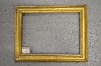 null Baguette en bois mouluré et doré. Époque Louis XV. 21,9 x 30,4 cm - Profil:...
