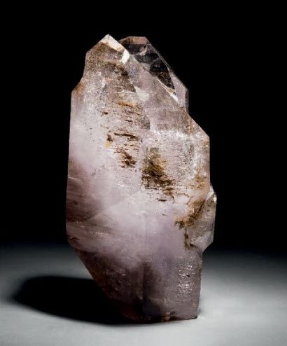 null Quartz «fenêtre», bel exemplaire.
H. 26 cm - L.14 cm - P.16 cm