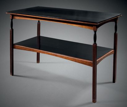 PAUL IRIBE (1883-1935) Table de milieu, 1914 en palissandre, poirier noirci et ébène...