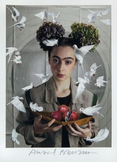 BAUMANN Arnaud HOMMAGE À FRIDA [KAHLO].
PHOTOMONTAGE ORIGINAL SIGNÉ. 2011. 37 x 26...