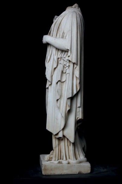 D'après l'Antique Effigie d'Athéna en pied
Sculpture en marbre blanc.
H. 83 cm -...