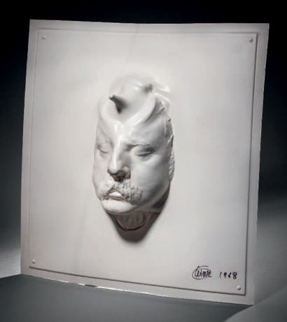 César BALDACCINI, dit CÉSAR (1921 - 1998 ) 
Masque autoportrait
Relief en plastique...