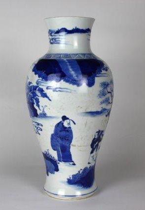 CHINE, de style 
Transition
- XXe siècle
Vase de forme balustre à col légèrement...