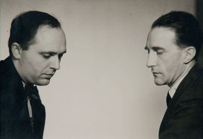 [DUCHAMP (Marcel)] MAN RAY
Portraits de Marcel DUCHAMP et Vitaly HALBERSTADT. Photographie...