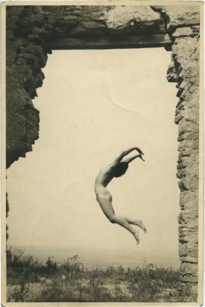 null TEIGE Karel. PHOTOGRAPHIE ORIGINALE SIGNÉE. Circa 1930 ; 17,3 x 11,4 cm, sous...