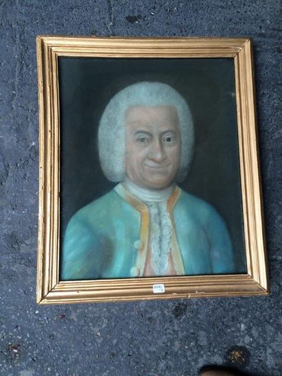 ECOLE FRANCAISE DU XVIIIEe 
Portrait d'homme en perruque
Pastel
46x37.5 cm