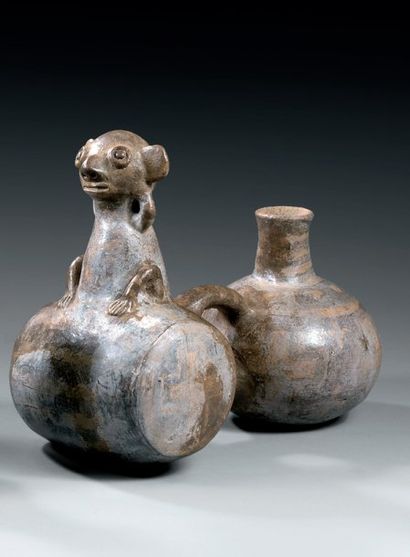 null Culture Vicus, Pérou 400 avant J.-C. à 400 après J.-C. 109 Vase zoomorphe à...