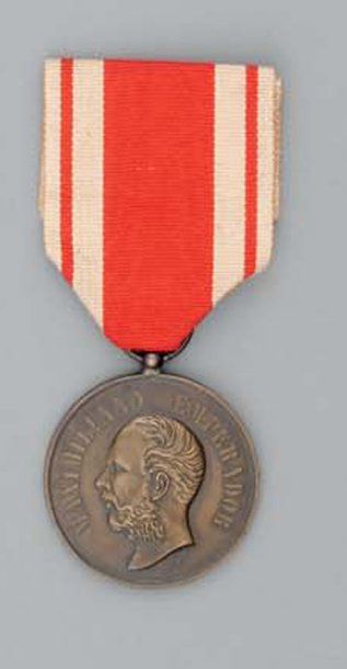 null Mexique - Médaille du Mérite Militaire, par Charles Trotin, en bronze, à l'avers...