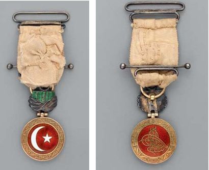 null Ordre du Croissant Organisée et hiérarchisée par le sultan Sélim III en 1801,...